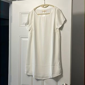 Olivaceous Small white dress